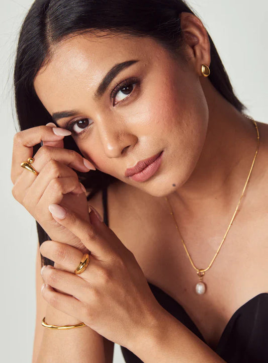 How to Layer Necklaces for Women Without Overdoing It